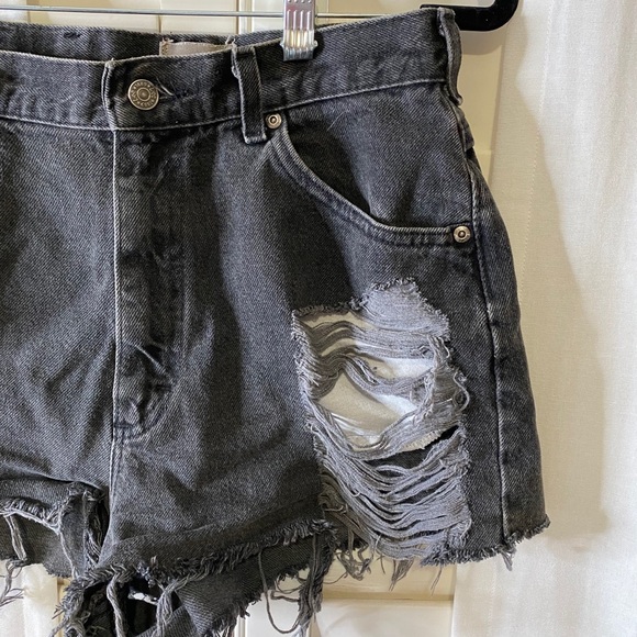 First Of A Kind / Lee Distressed Denim Shorts - Picture 5 of 6